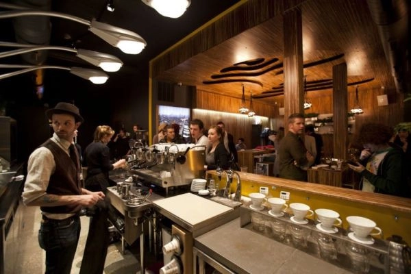 tong-hop-12-thiet-ke-noi-that-quan-cafe-street-2