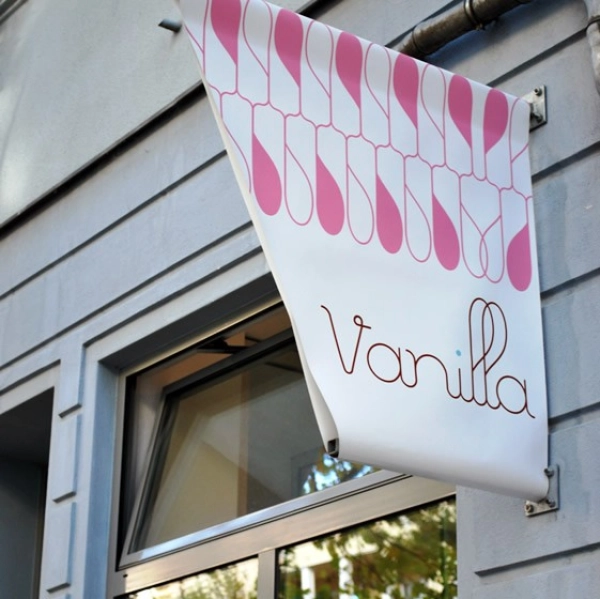 tong-hop-12-thiet-ke-noi-that-quan-cafe-vanilla-1