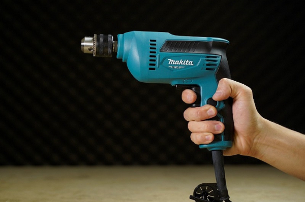 may-khoan-makita-m6001b-9