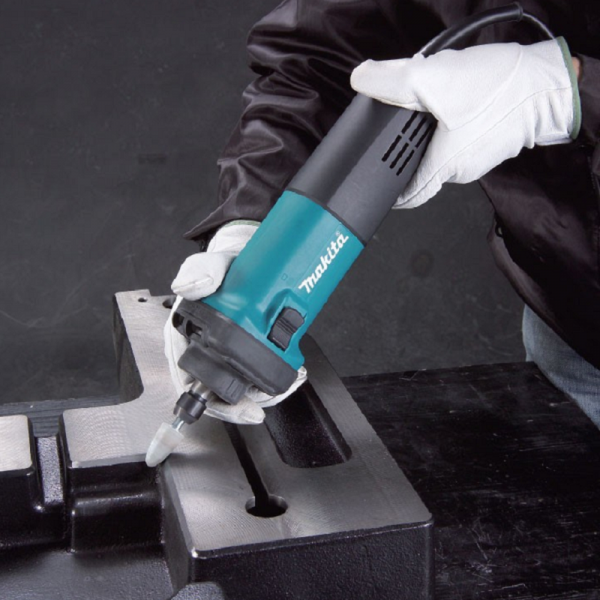 may-mai-khuon-makita-gd0602-1