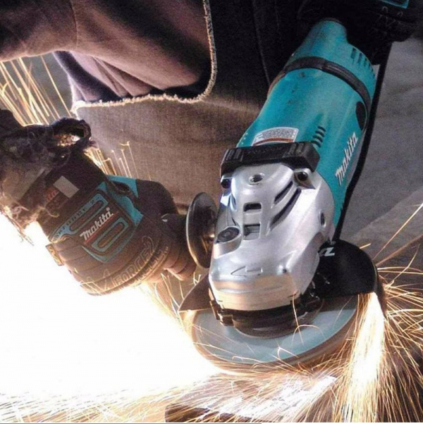 may-mai-makita-ga7030-180mm-2400w-1