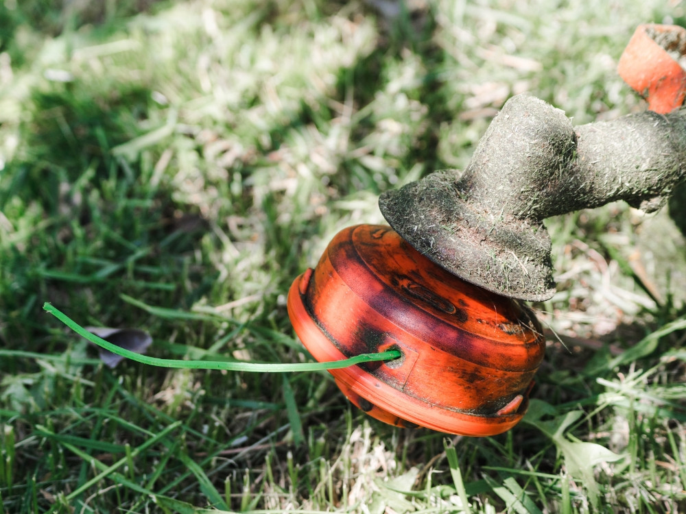 Mẹo cắt cỏ nhanh bằng bát cước