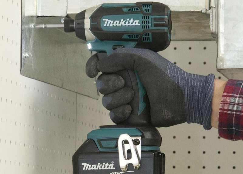 MÁY BẮT VÍT DÙNG PIN MAKITA DTD152Z