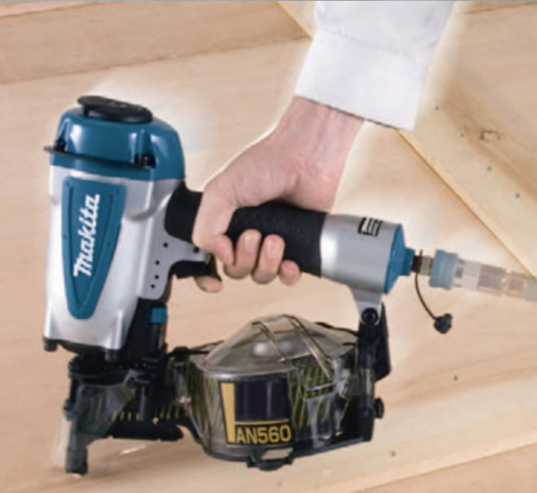 Máy_bắn_đinh_cuộn_pallet_dùng_hơi_Makita_AN560_(3)
