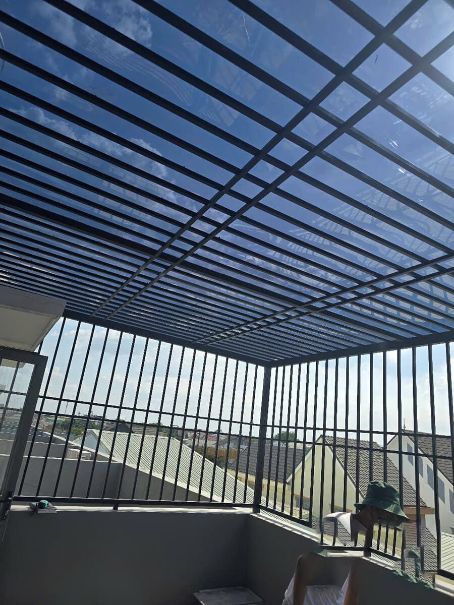 Cách chọn màu tấm Polycarbonate phù hợp mục đích sử dụng và kiến trúc