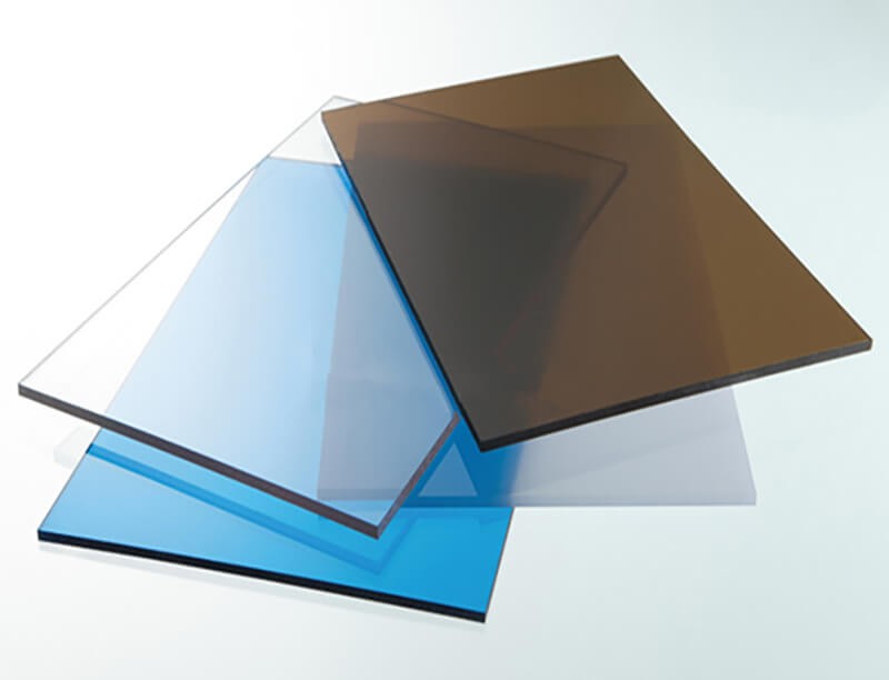 tam-polycarbonate-co-cach-am-khong-1