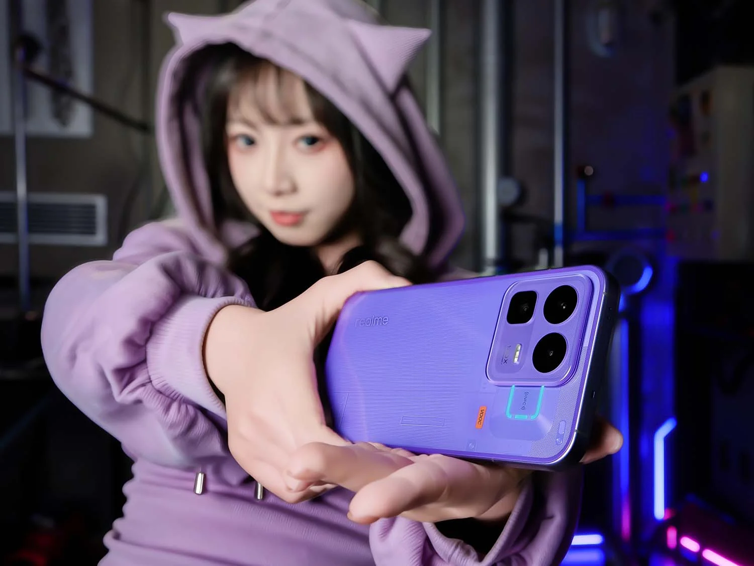 Pin 8000mAh sử dụng 2-3 ngày