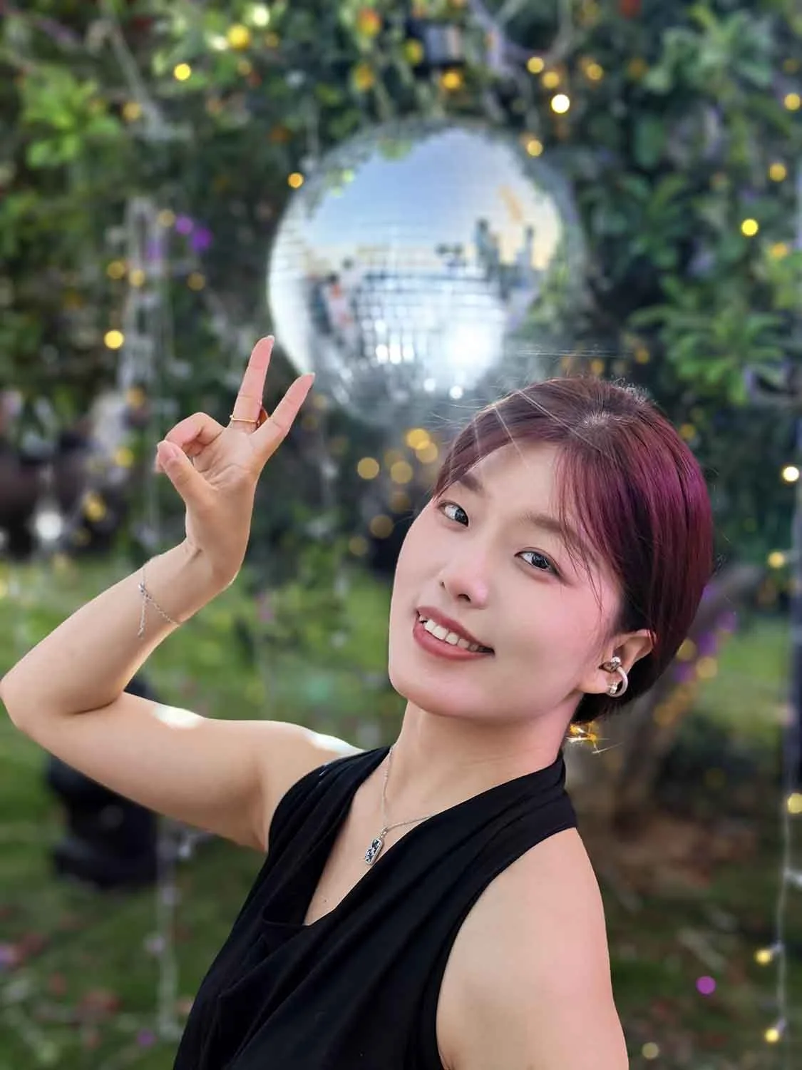 Ảnh chân dung đủ sáng sắc nét, chi tiết tốt, màu da hồng hào tự nhiên