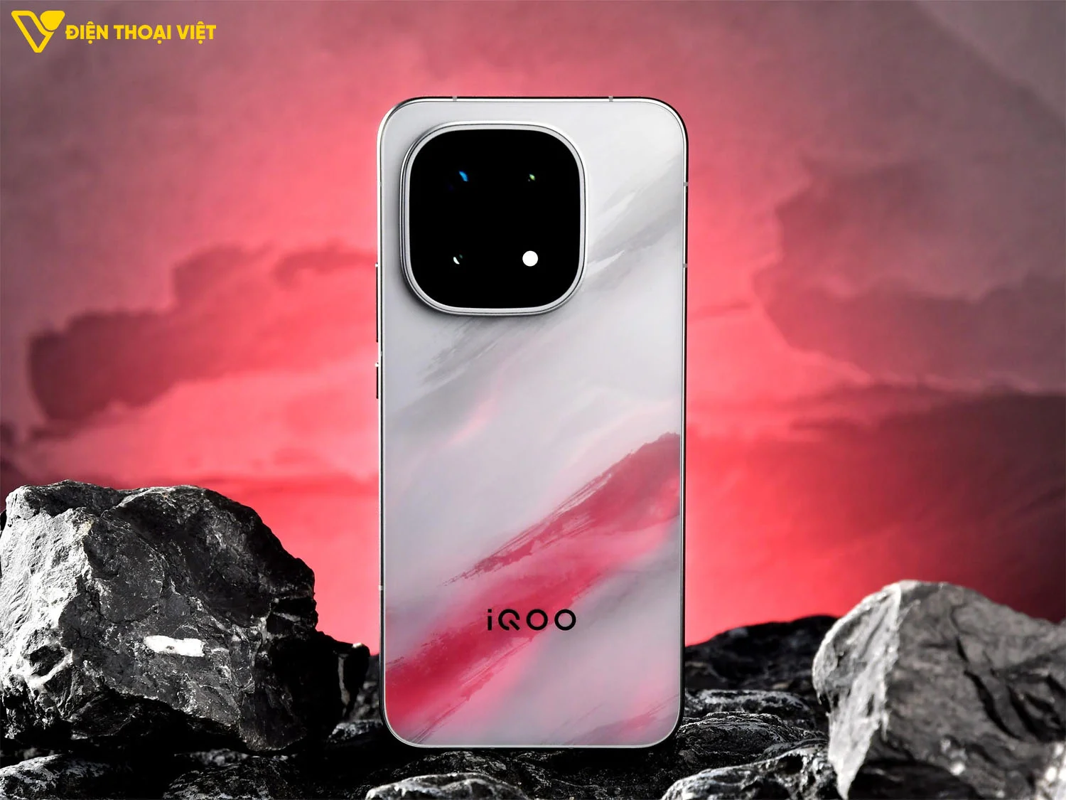Hạng 3: Điện thoại iQOO 15