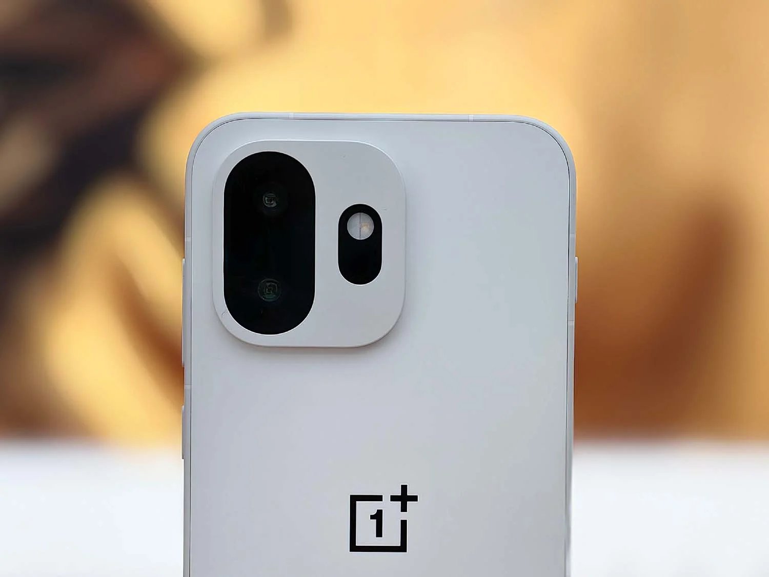 Camera kép 50MP; Selfie 32MP & Quay phim 4K