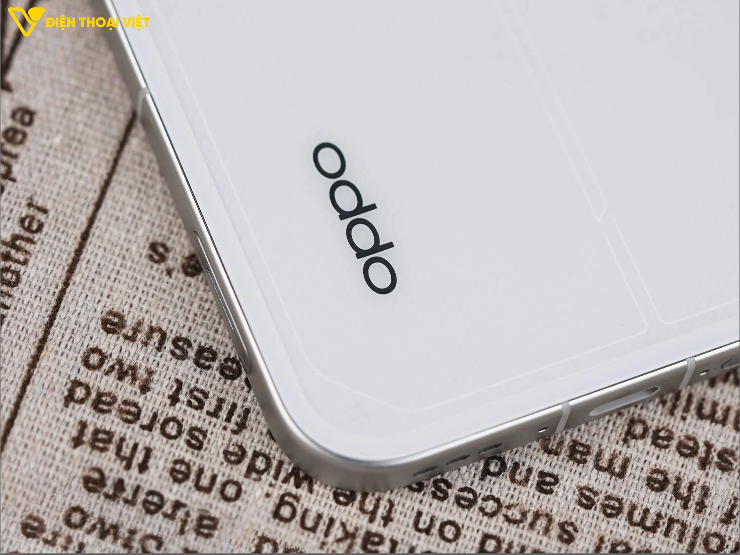 Cạnh dưới OPPO K15 Pro Plus