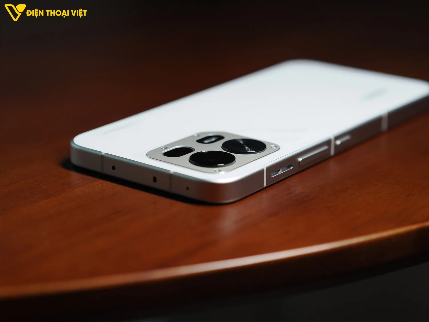 Cạnh trên OPPO K15 Pro