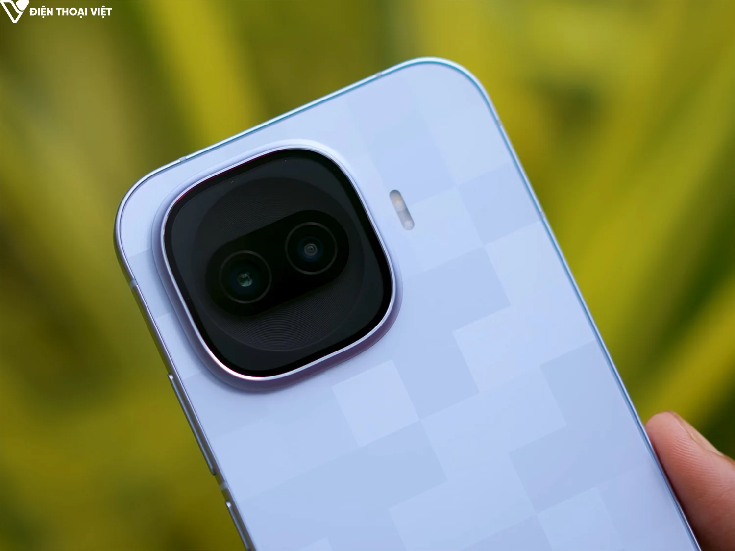 danh-gia-iqoo-15r-cum-cam