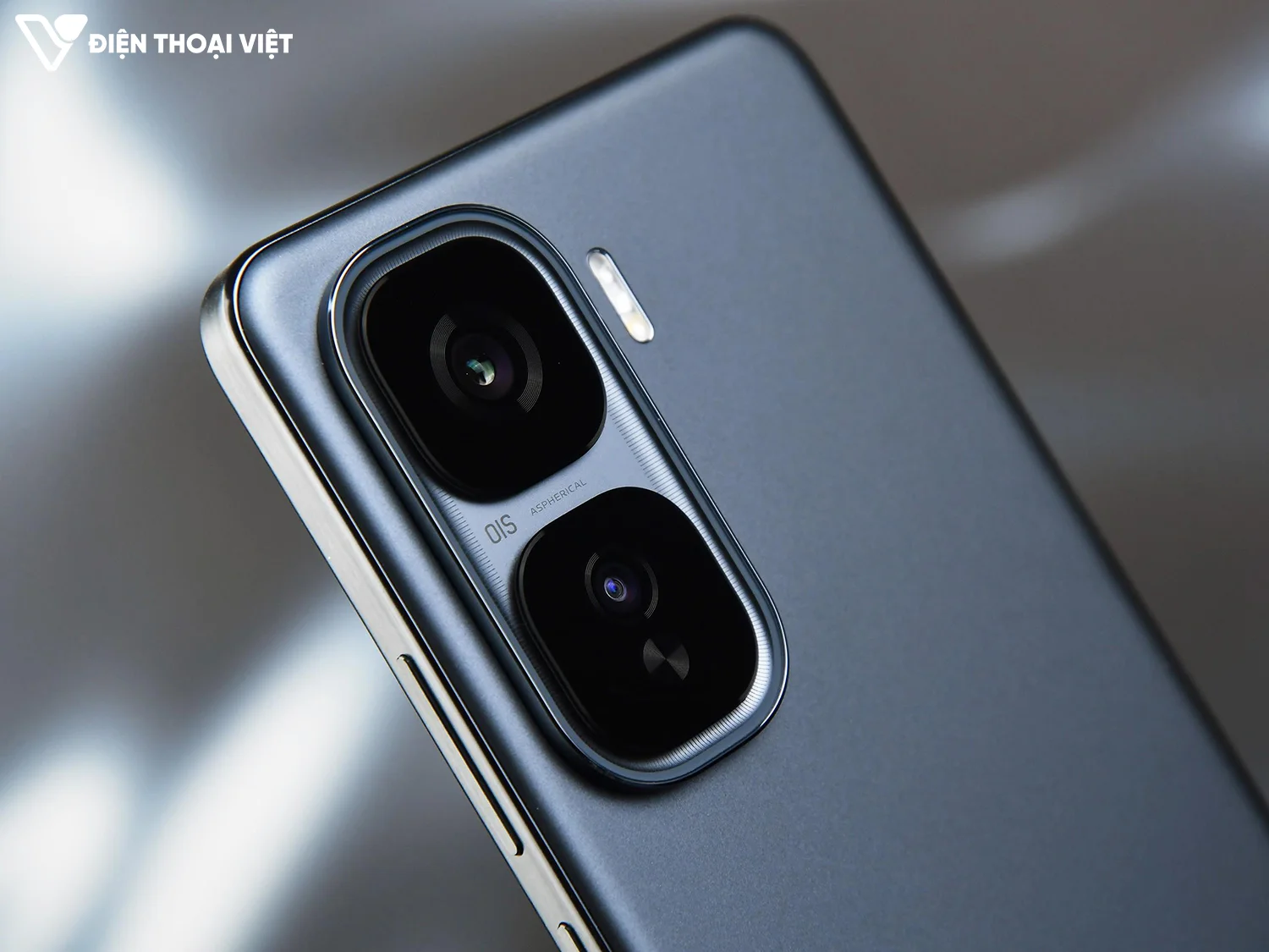 danh-gia-iqoo-neo-10-camera-sau-1