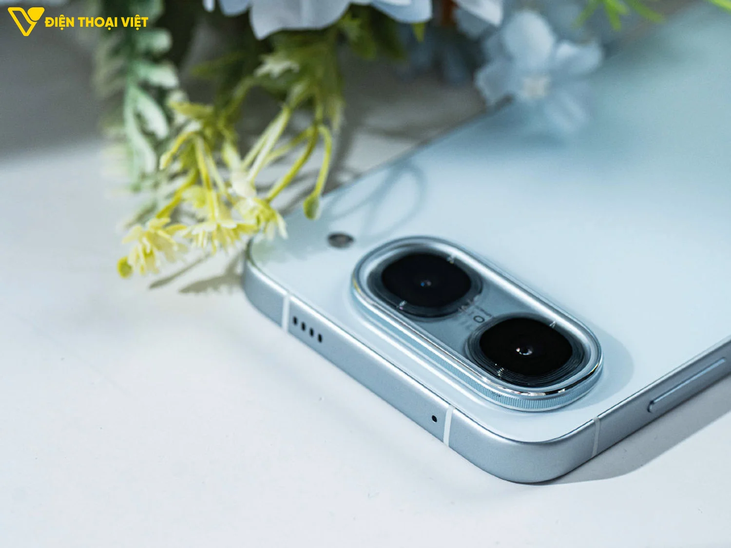 Cạnh trên của iQOO Neo 11 Ultra