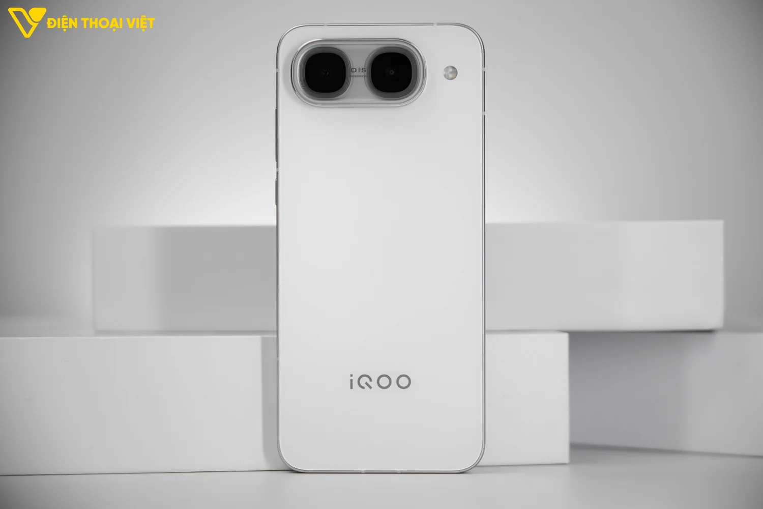 iQOO Neo 11 Ultra thay đổi thiết kế, tối ưu trải nghiệm gaming