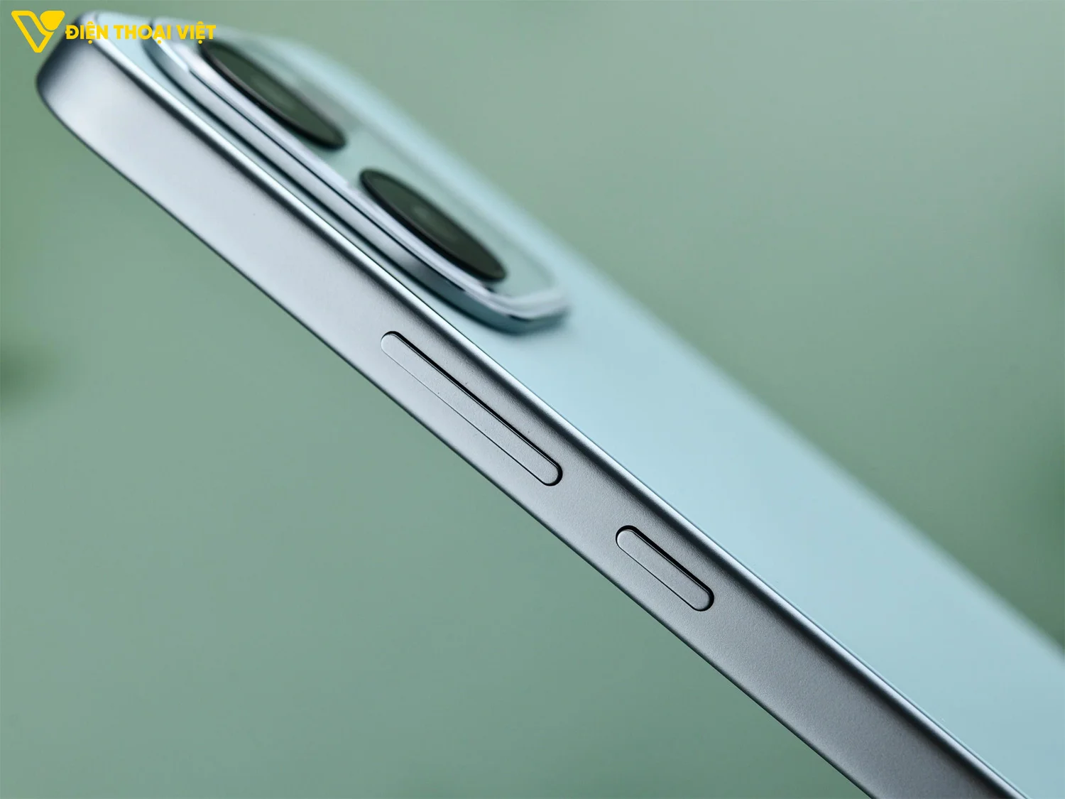 Cạnh phải iQOO Z11S