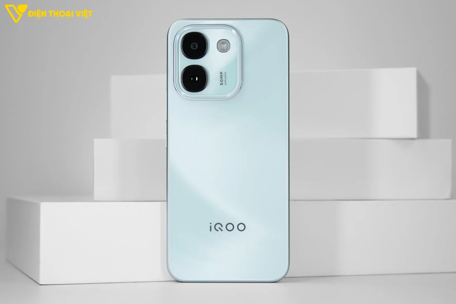 Thiết kế iQOO Z11S trông như thế nào?