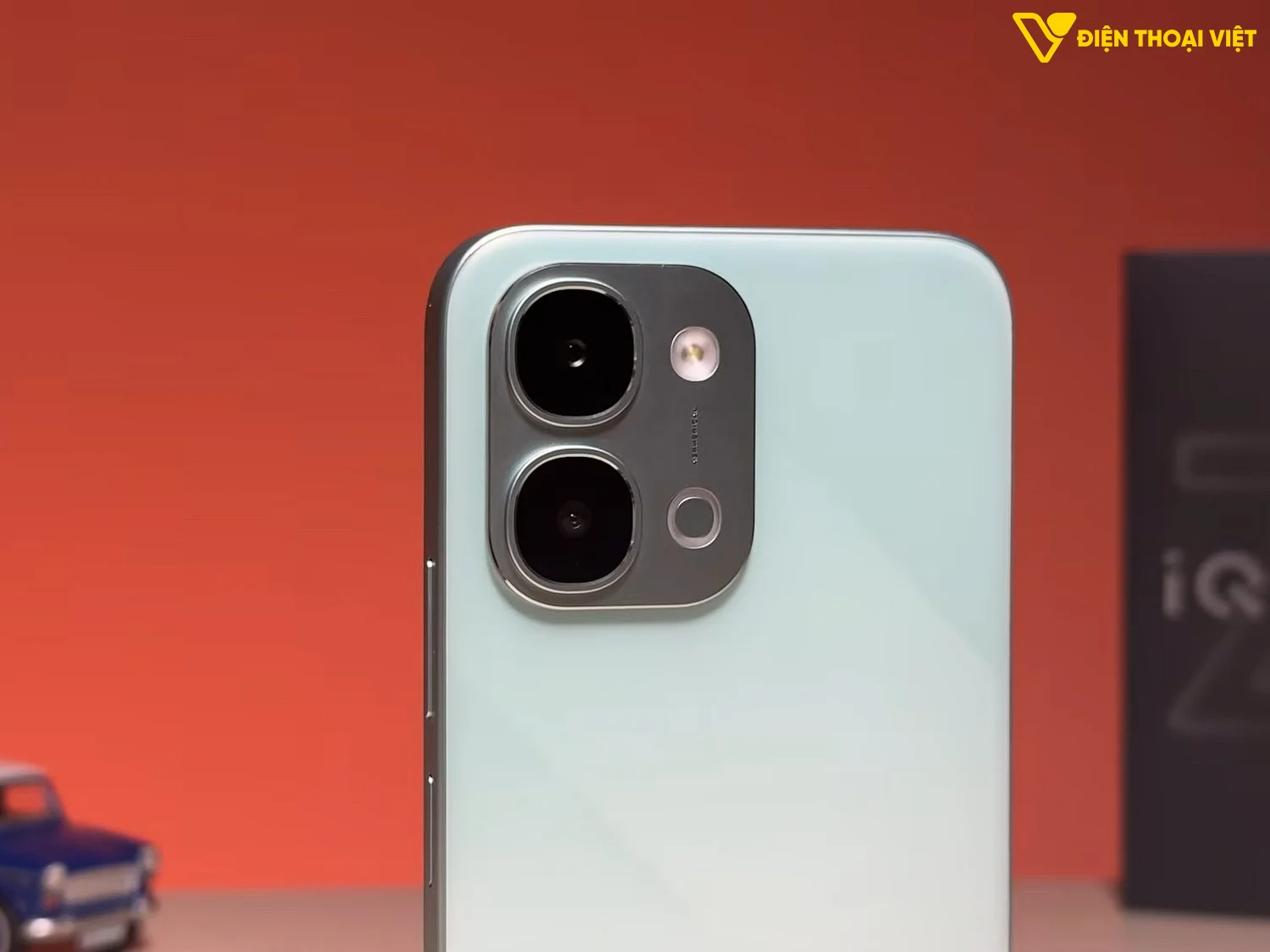 Cụm camera sau iQOO Z11x