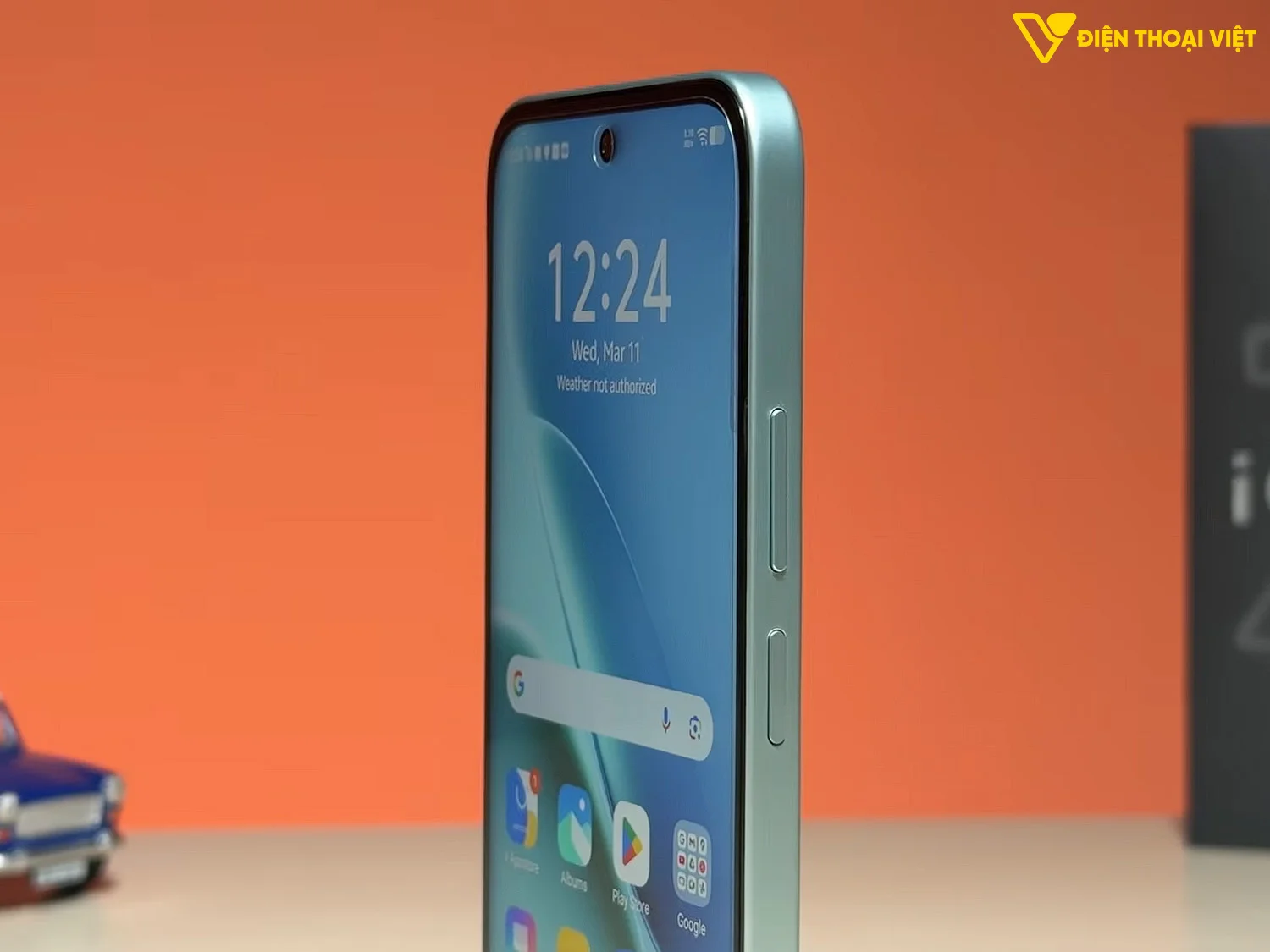 Cạnh phải iQOO Z11x