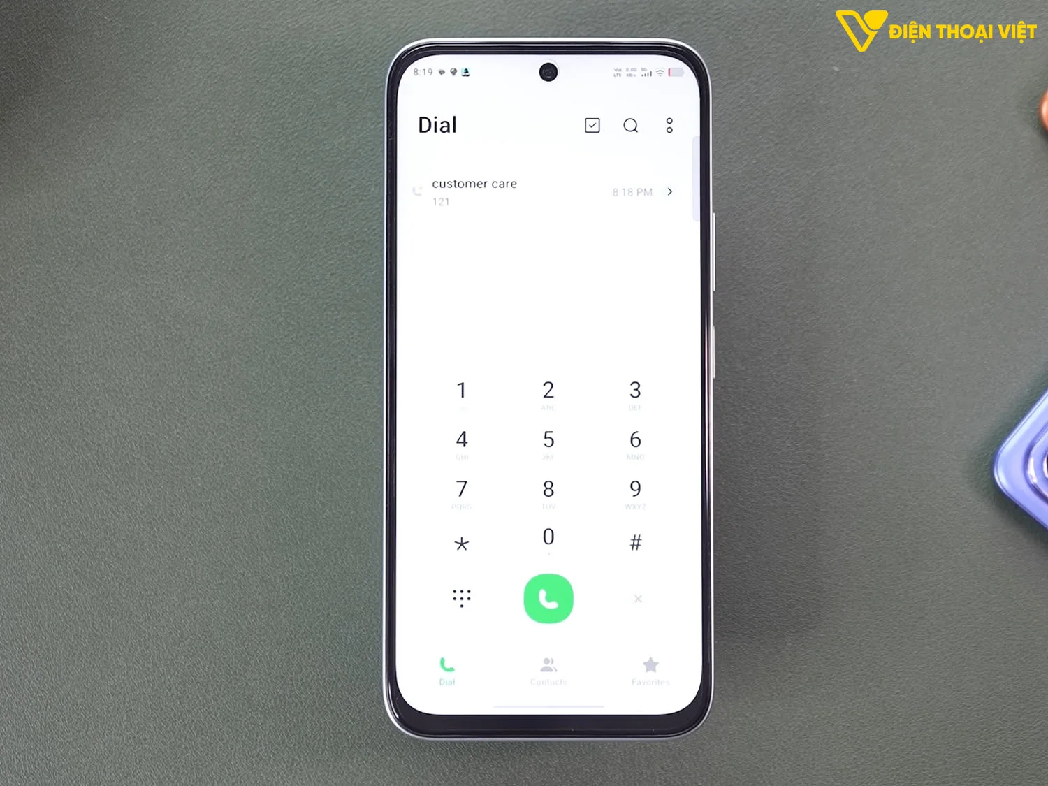 Viền mặt dưới iQOO Z11x khá to