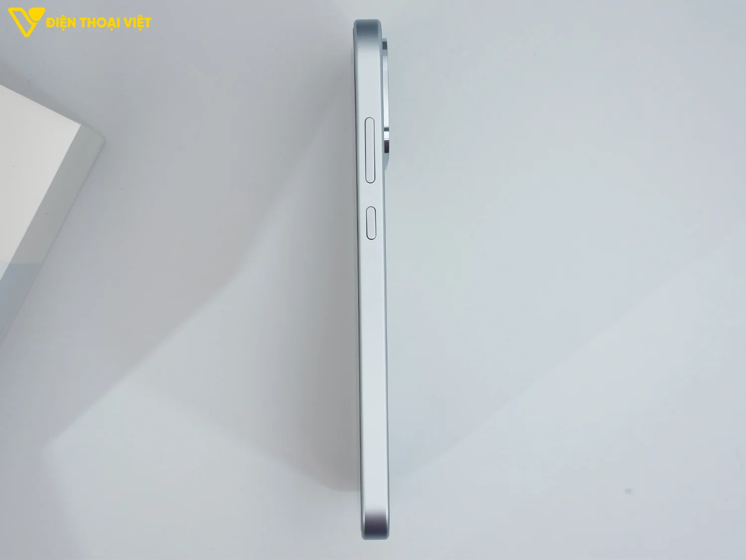 Cạnh phải OPPO A7 Pro Max