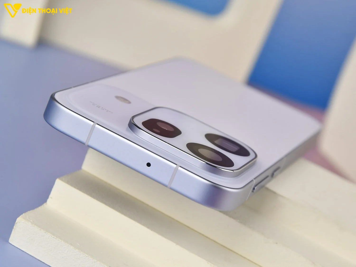 Cạnh trên OPPO Find X9s Pro