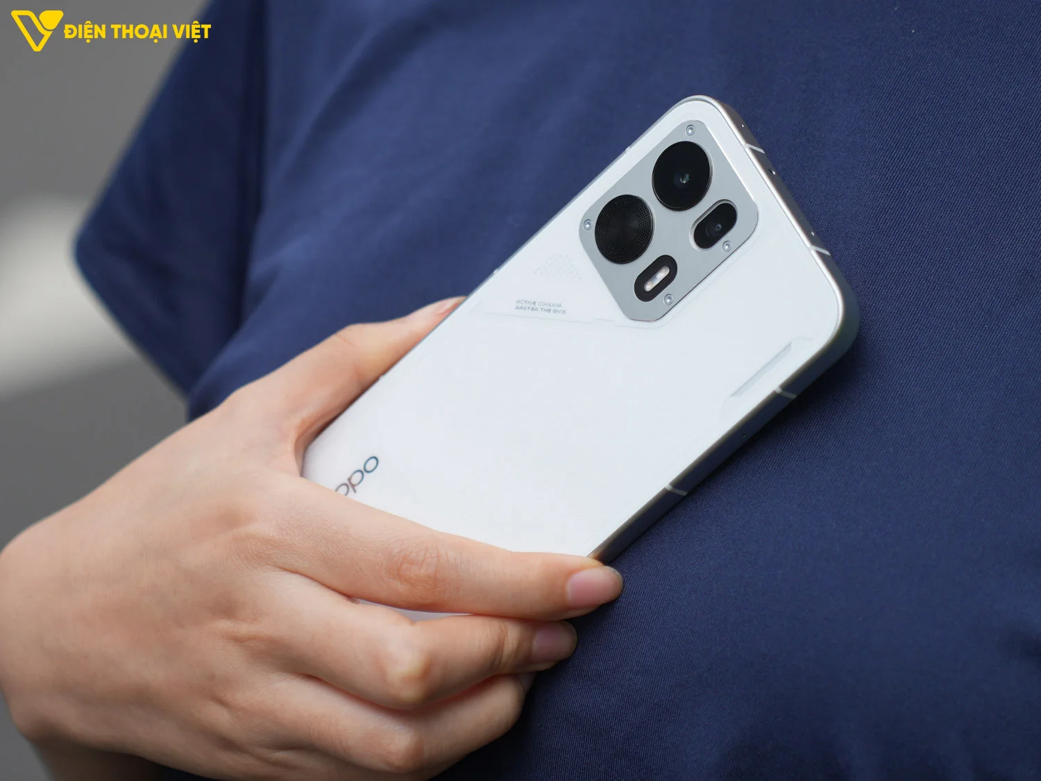 Cạnh trên và cạnh trái OPPO K15 Pro