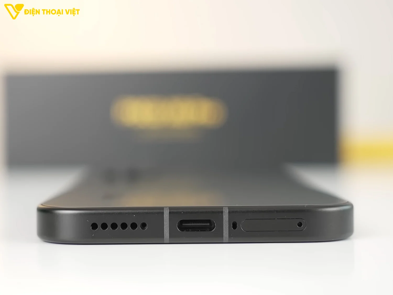 Cạnh dưới POCO X8 Pro