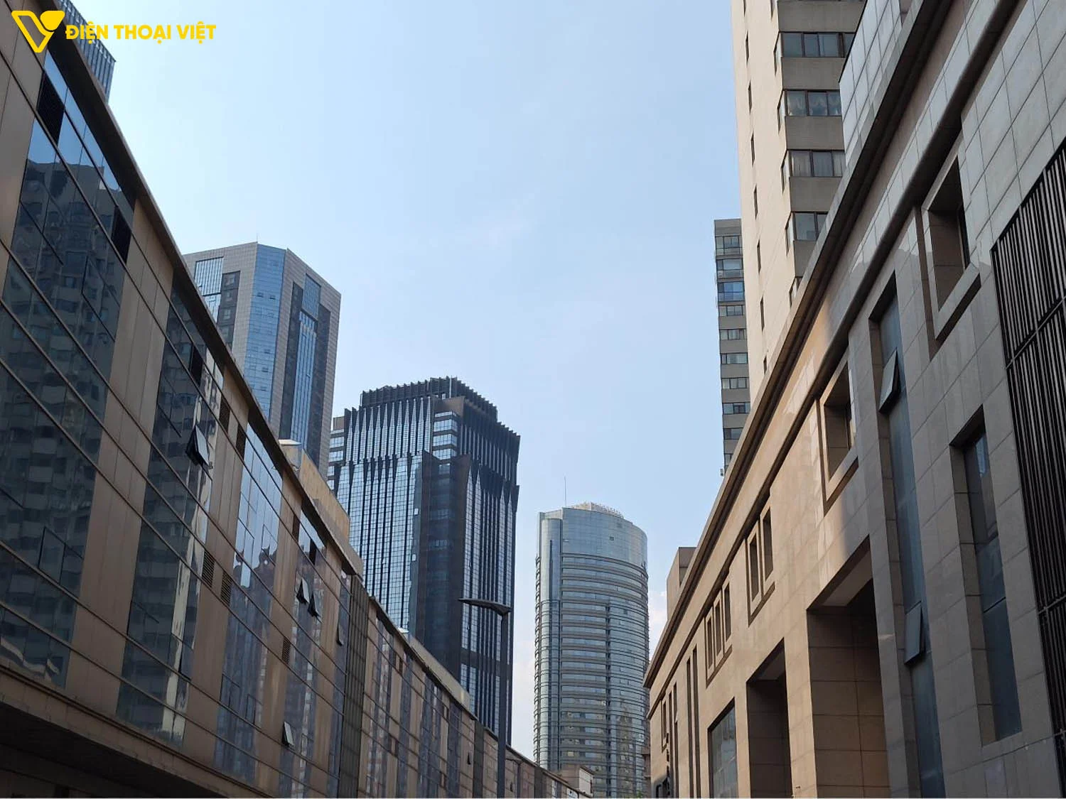 Ảnh chụp ngược sáng camera chính