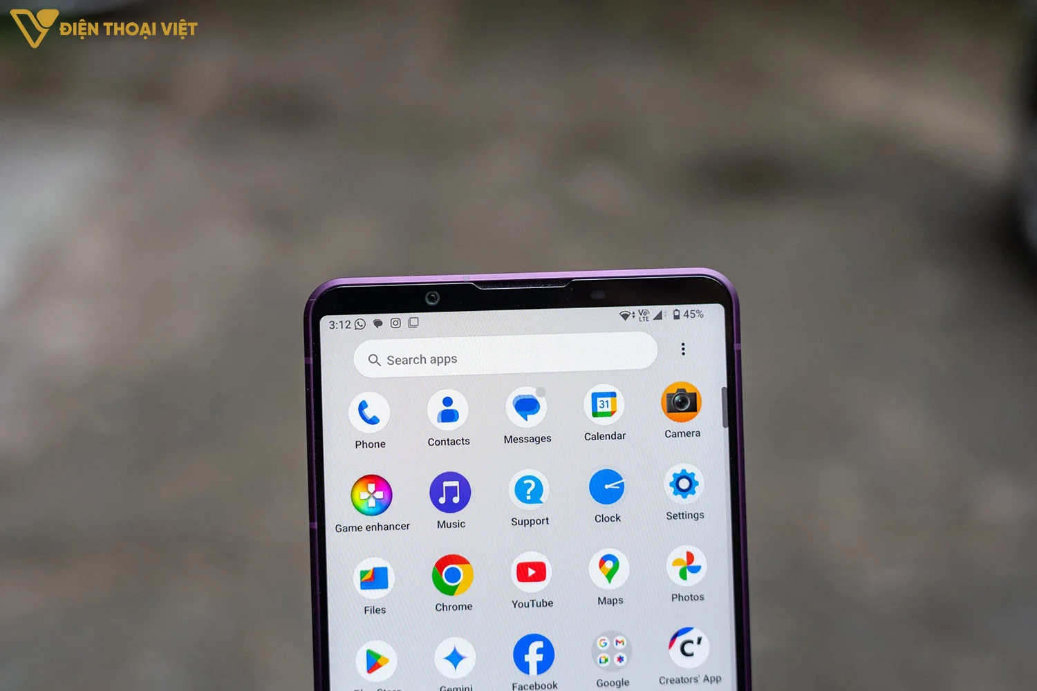 Sony Xperia 1 VII sở hữu màn hình vô khuyết với viền trên dưới khá dày