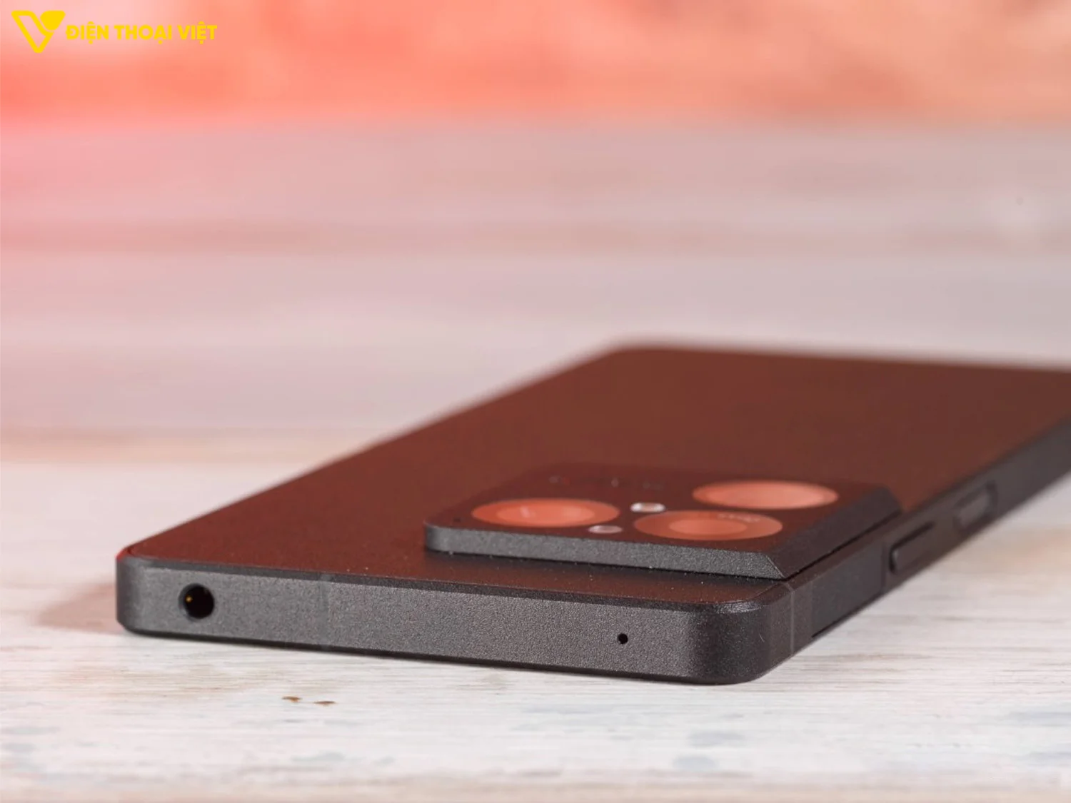 Cạnh trên Sony Xperia 1 VIII