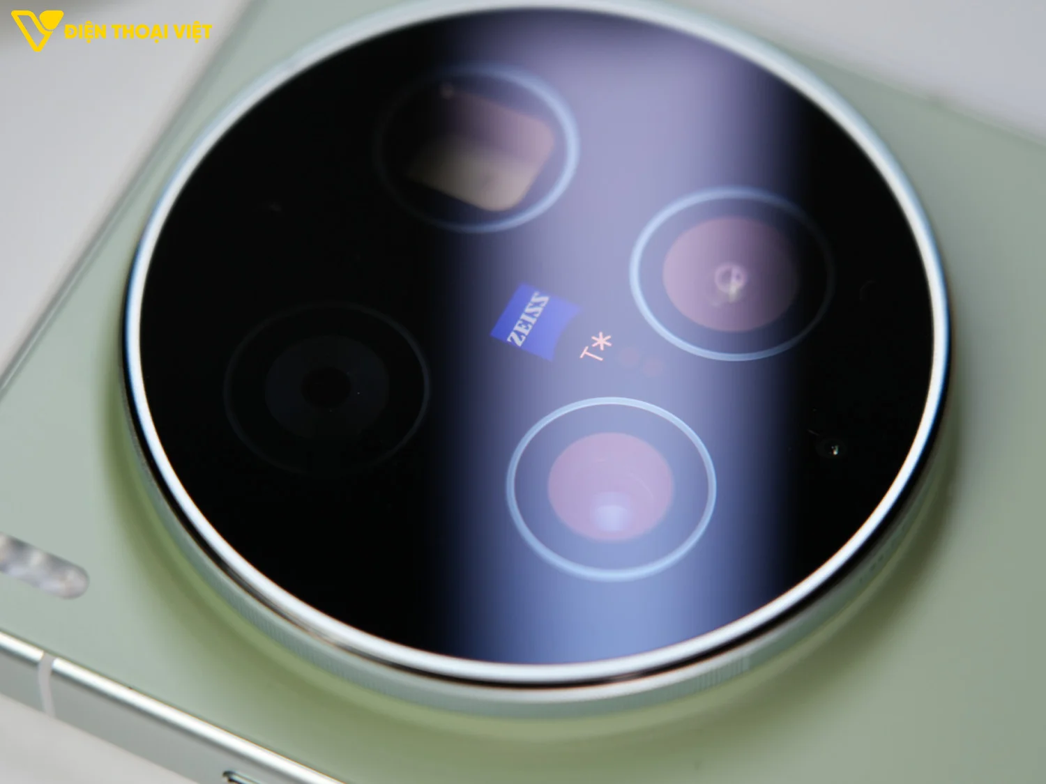 Cụm camera 200MP trên Vivo X300 Ultra