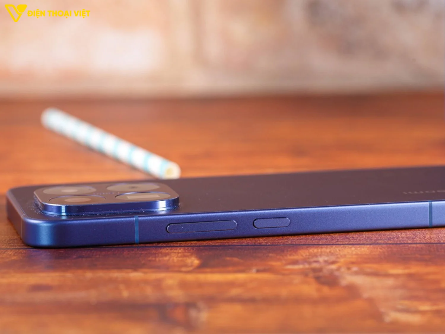Cạnh phải Xiaomi 17T Pro