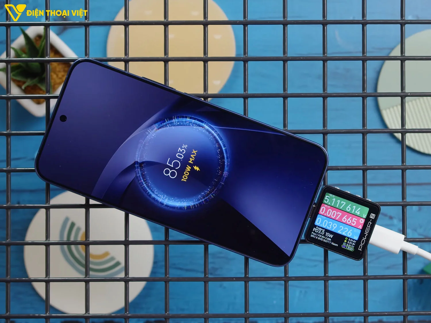 Pin 7000mAh và sạc 100W