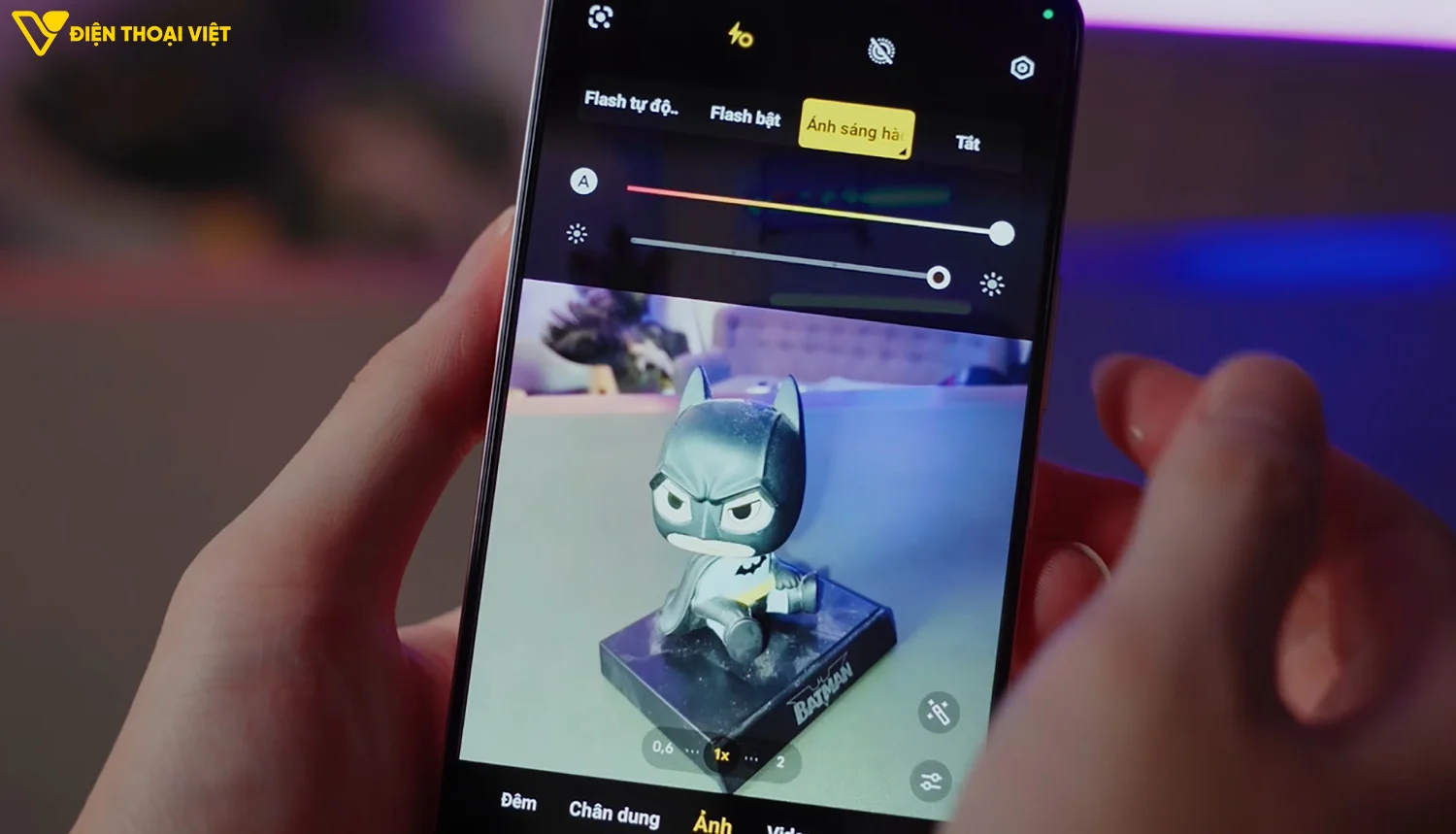 Aura light là một bổ trợ cực kỳ đáng giá, cho phép tùy chỉnh ánh sáng