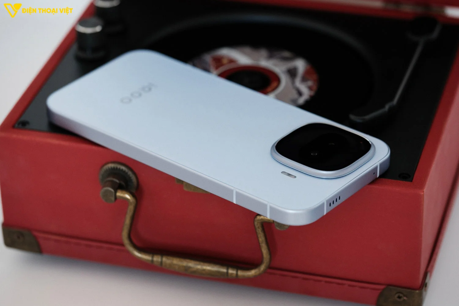 iQOO Z11 Turbo được trang bị viên pin 7600mAh