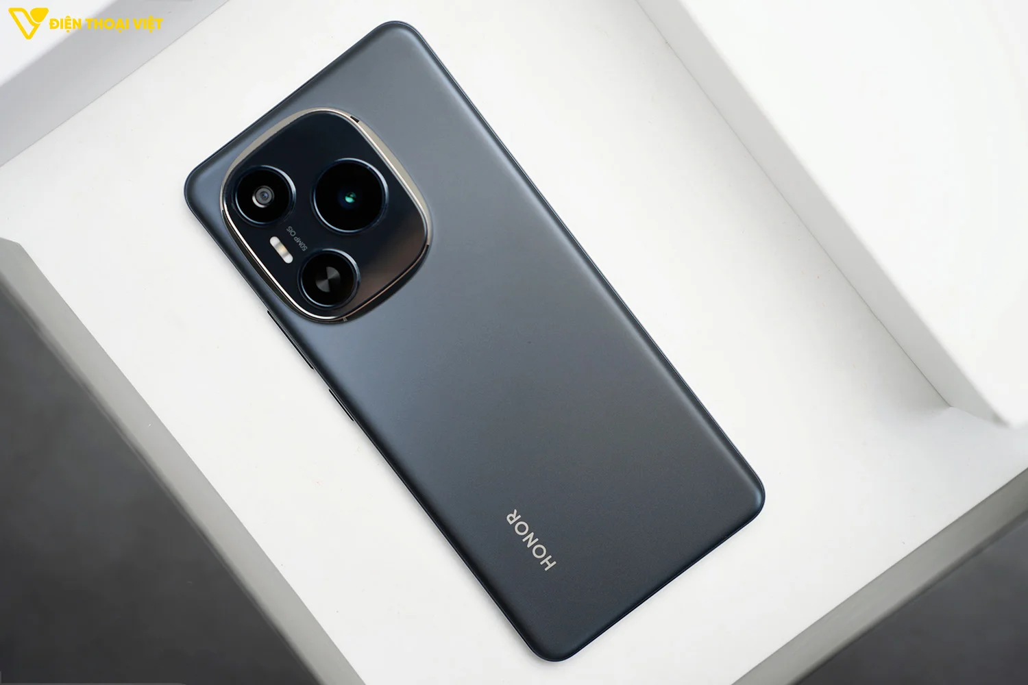 Honor Power đạt thời gian onscreen 9,4 giờ