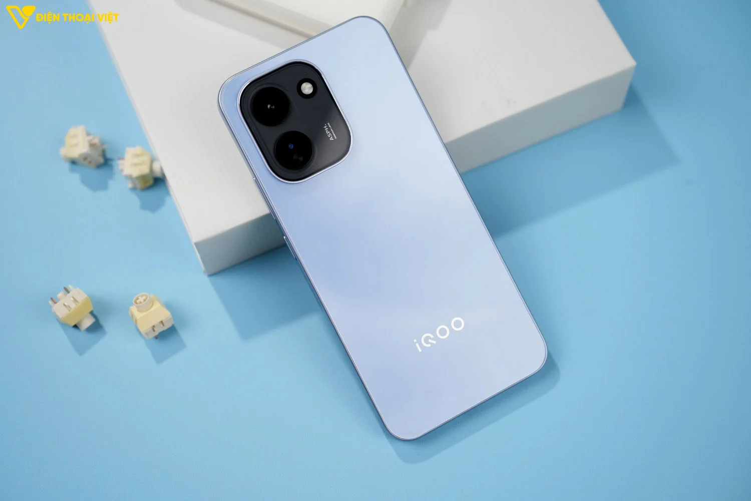 iQOO Z11, với thời gian onscreen 10,1 giờ cực kỳ khủng khiếp