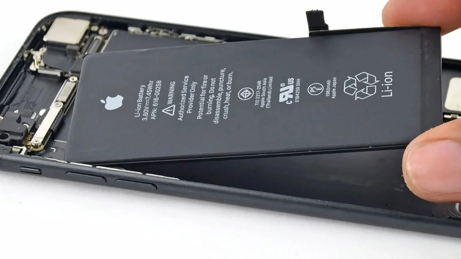 Pin iPhone khi thay thế