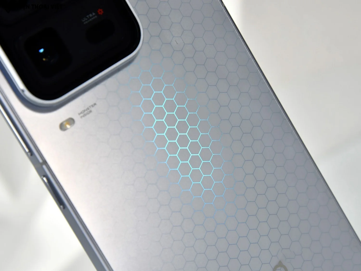 iqoo-15-ultra-hoc-tiet-mat-lung-1