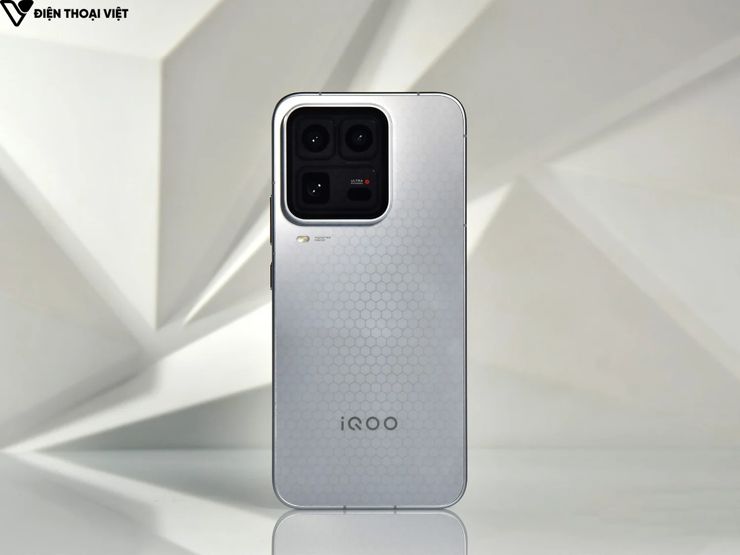 iqoo-15-ultra-mat-lung-1