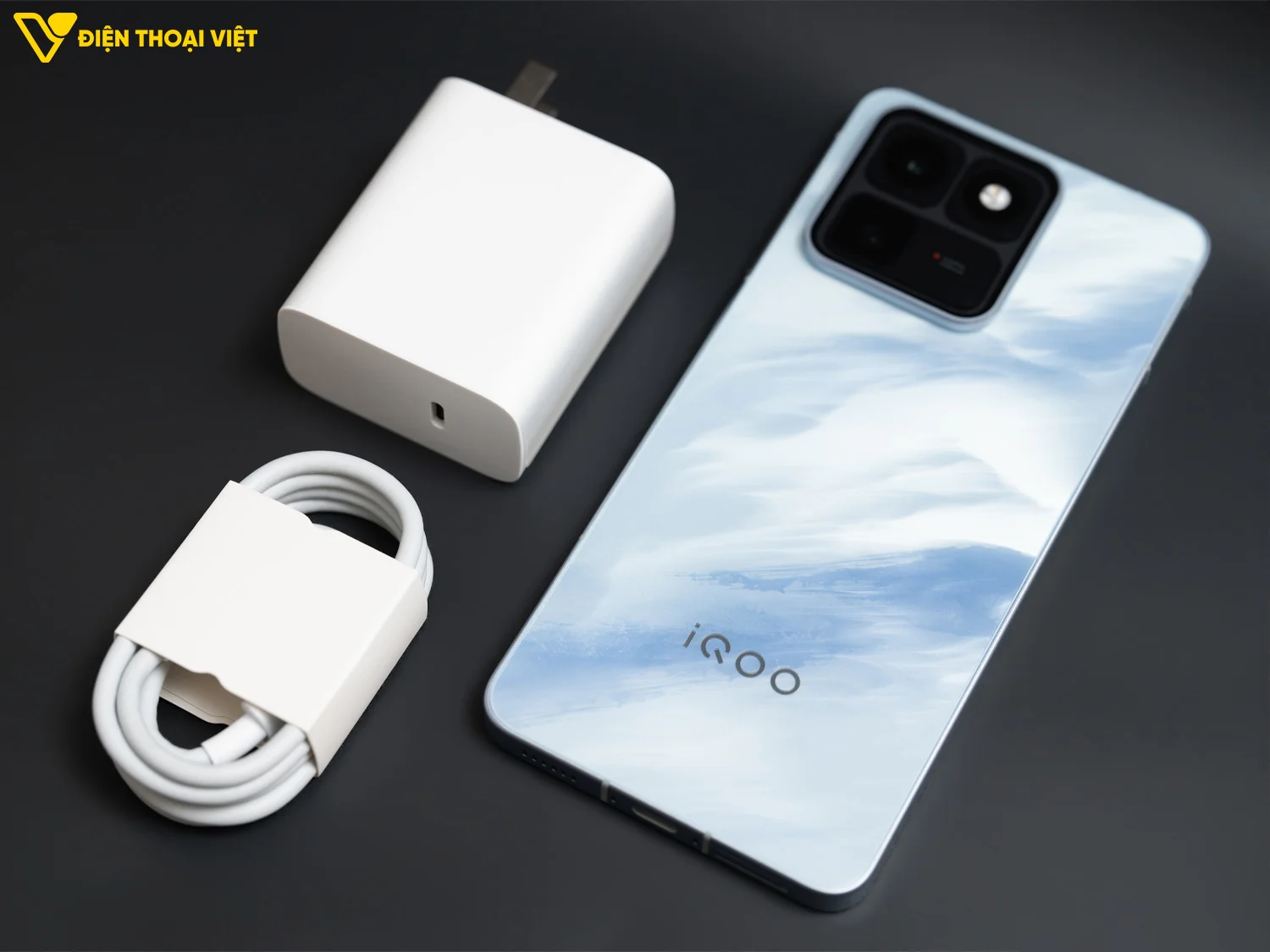 Pin 8000mAh và sạc 100W