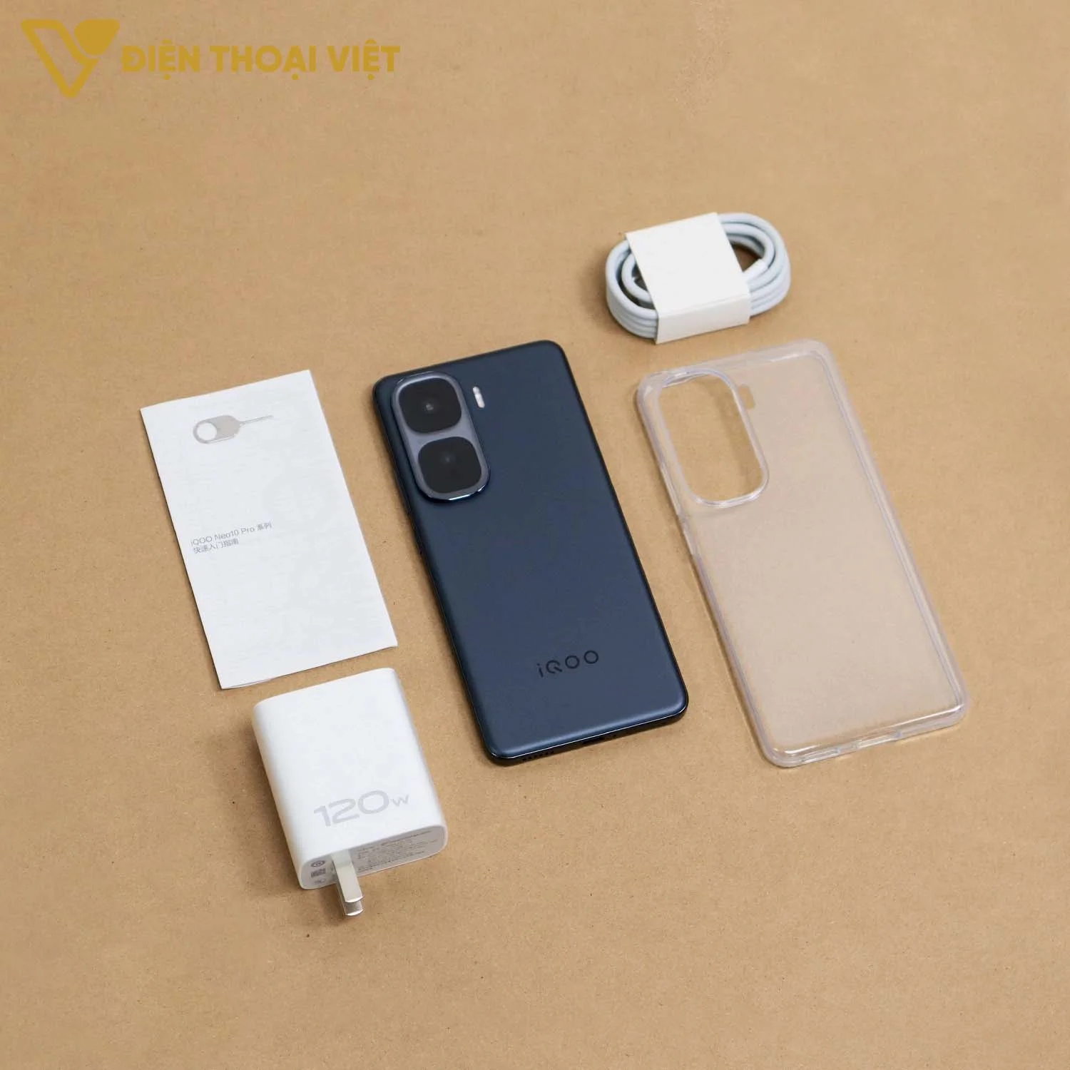 iqoo-neo-10-pro-hop-va-phu-kien-2