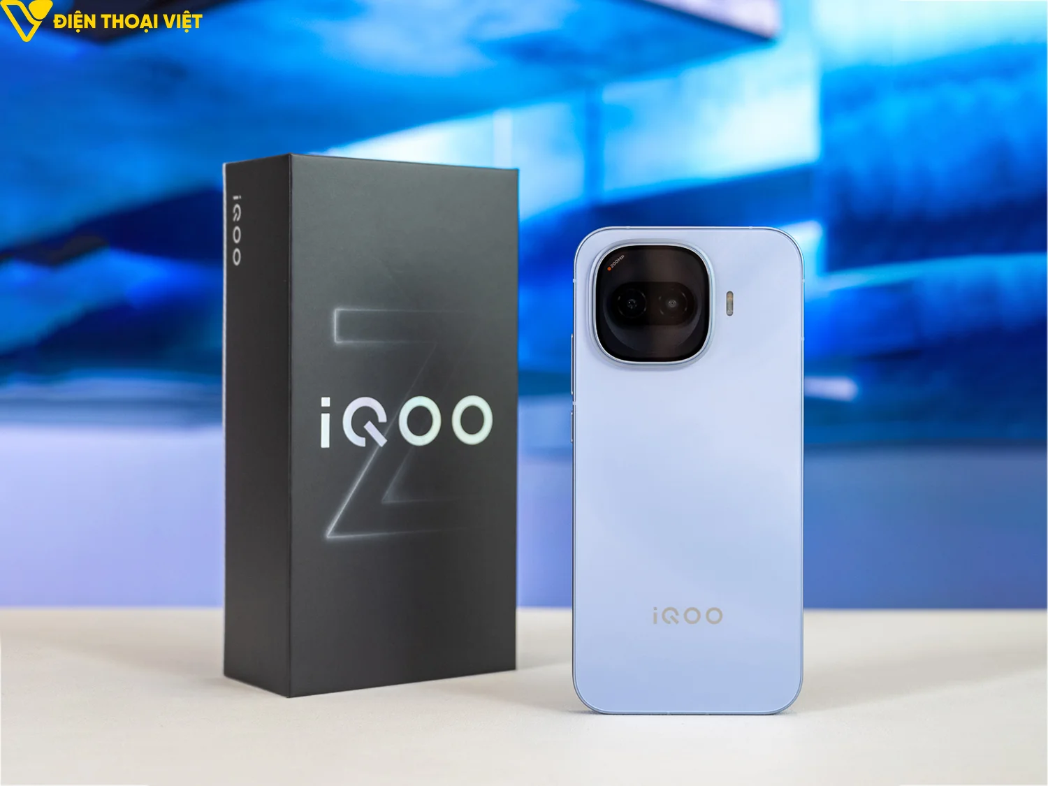 iqoo-z11-turbo-hop-dung