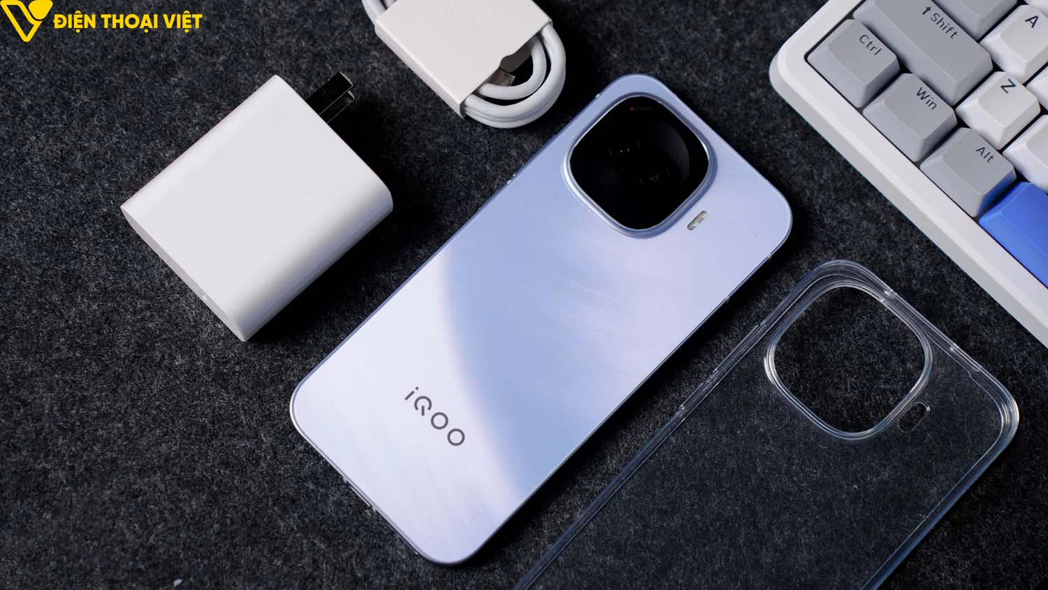 iqoo-z11-turbo-phu-kien-1