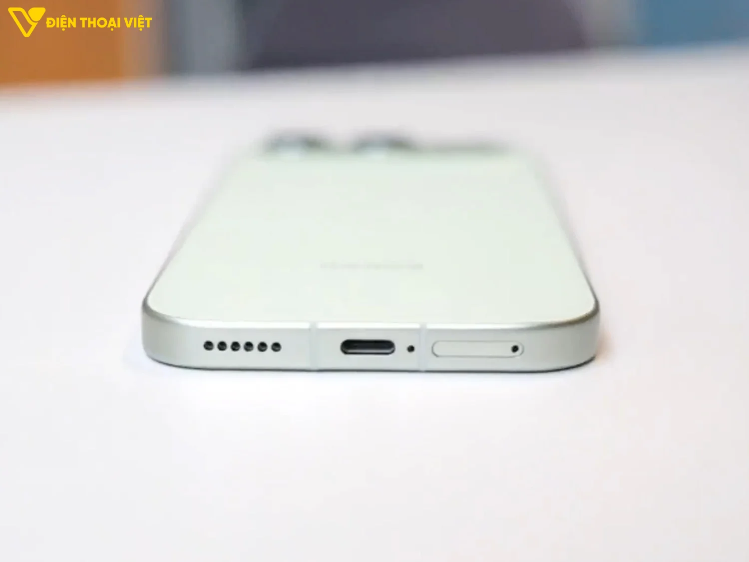 Cạnh dưới Honor 600
