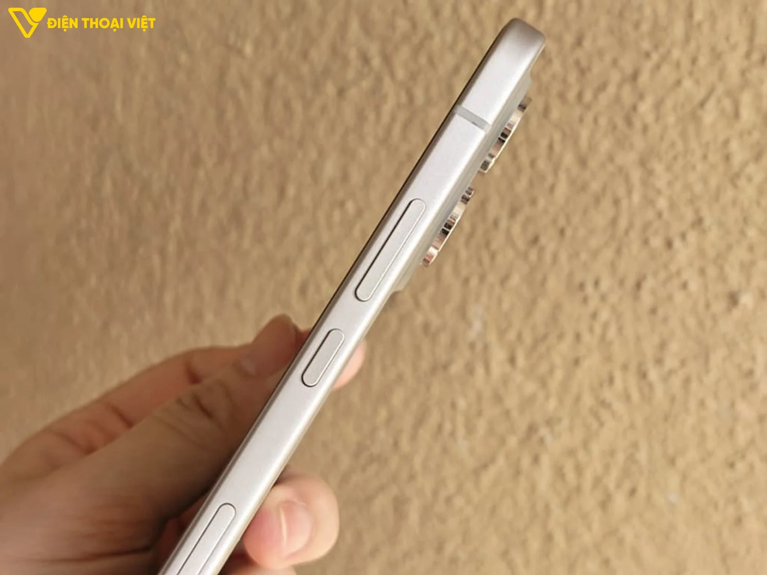 Thiết kế cạnh phải Honor 600 Lite