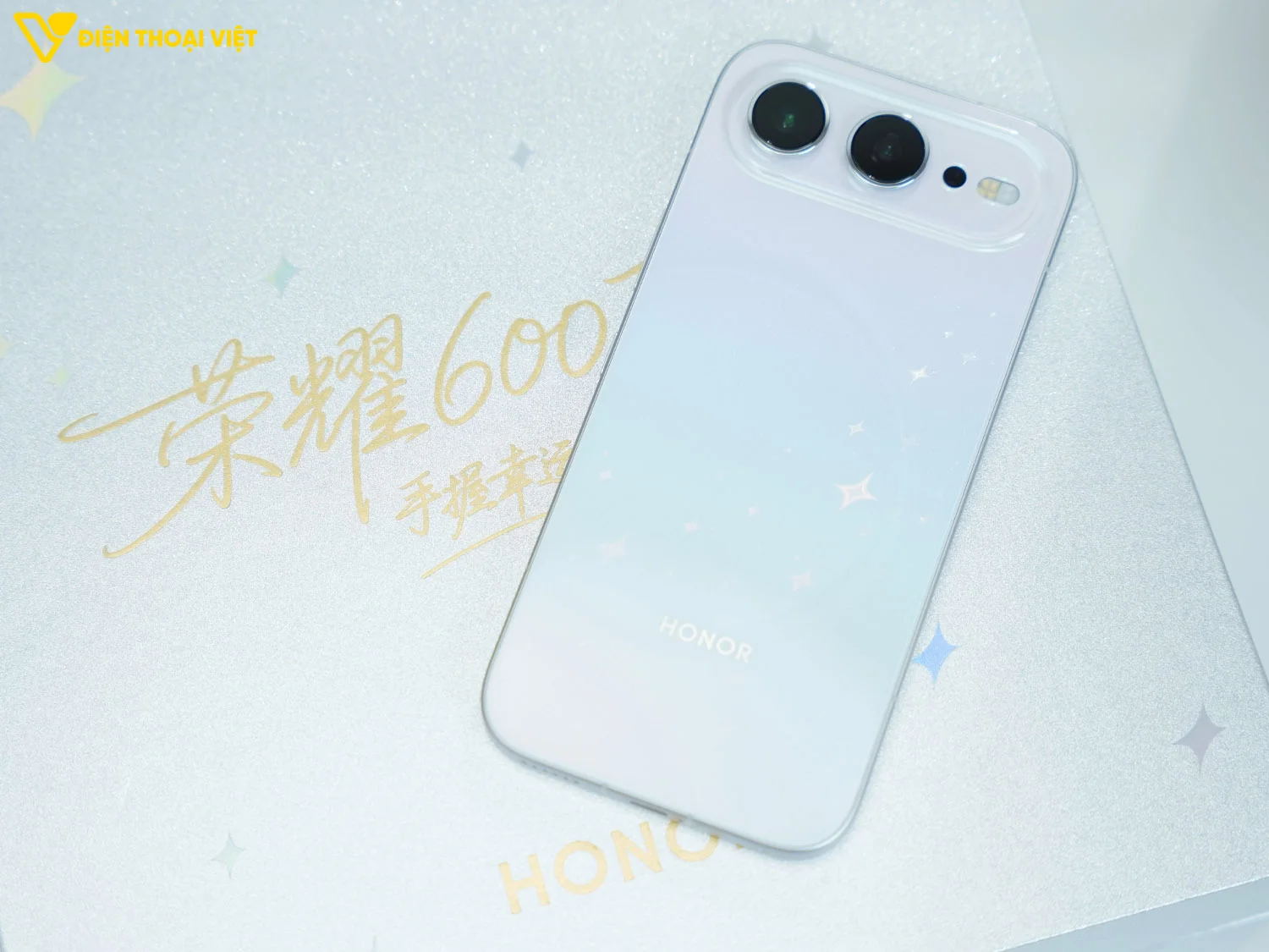 Thiết kế Honor 600