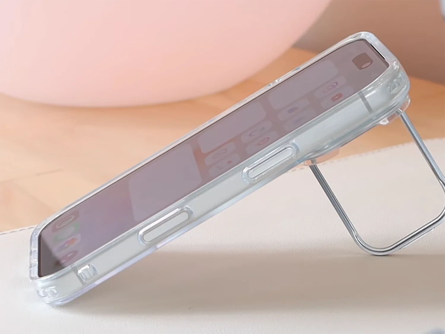 mo-hop-iphone-17-pro-canh-phai